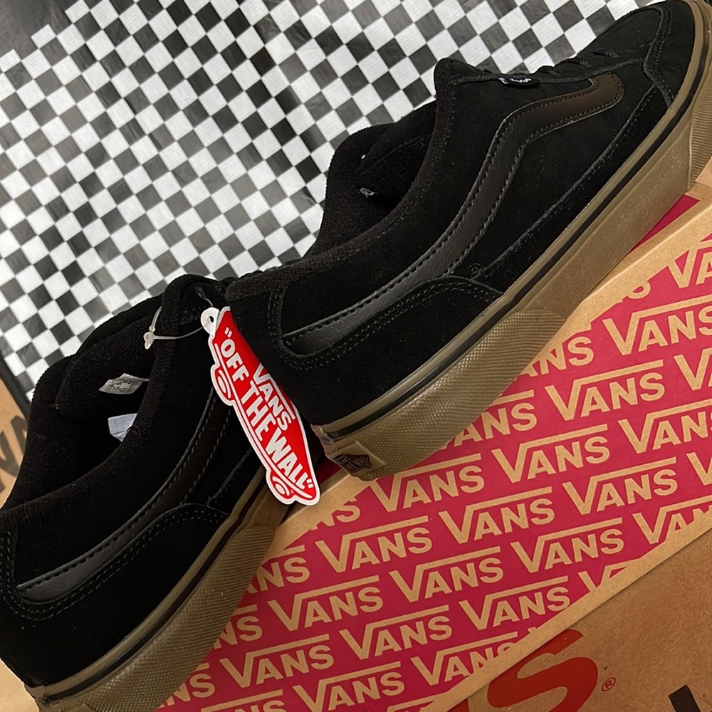 Vans Men’s Bearcat Black/Dark Gum sneakers Bearcat
Black/Dark Gum
VN000DT239L - Picture 15 of 16